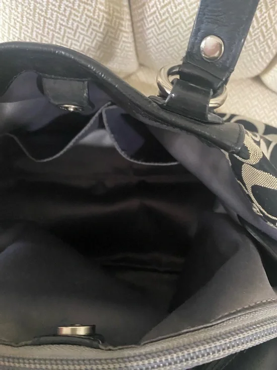 Coach Black and Cream Signature Logo Shoulder Bag with Detachable Strap - Picture 8 of 12